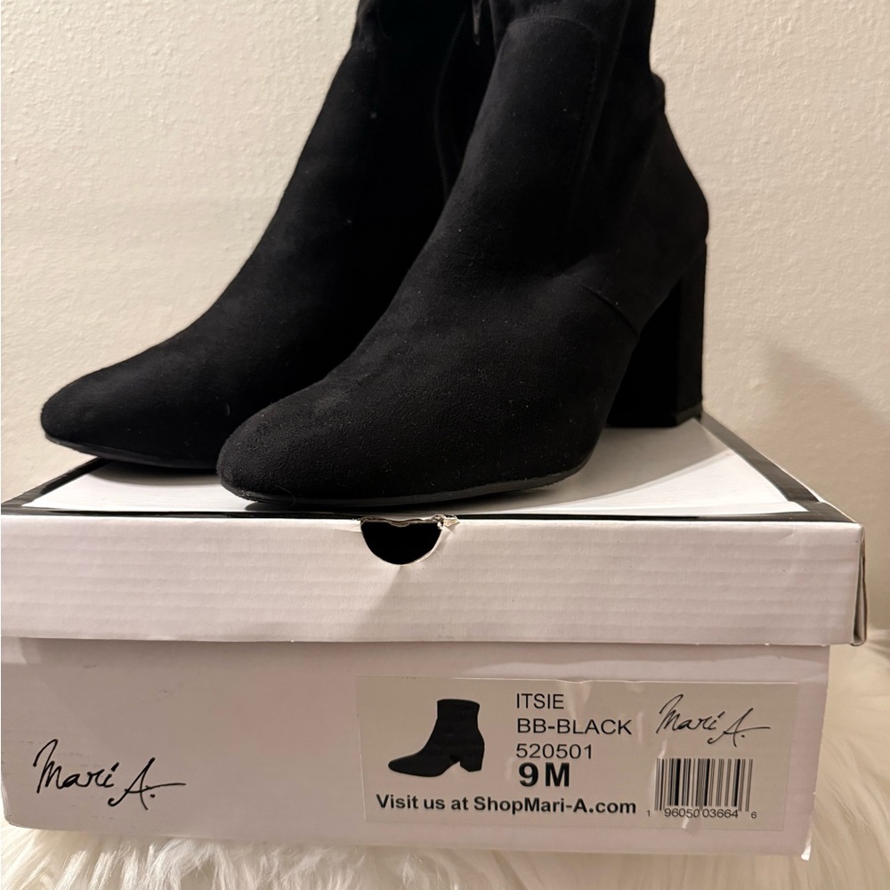 Mari A. Black Women's Ankle Booties with Block Heel - Picture 2 of 4